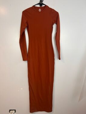 NWT SKIMS Fits Everybody Crew Neck Long Sleeve Maxi Dress Saffron Size Small